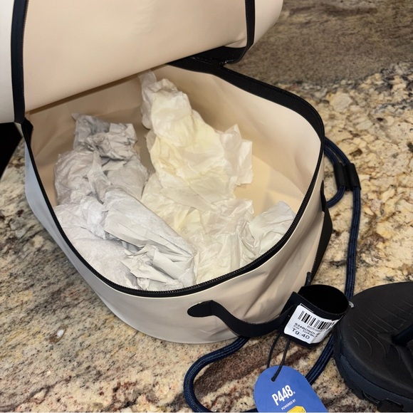 P448 x Vibram Bondi platform flip flop new with Drybag carrying case! - Picture 11 of 12